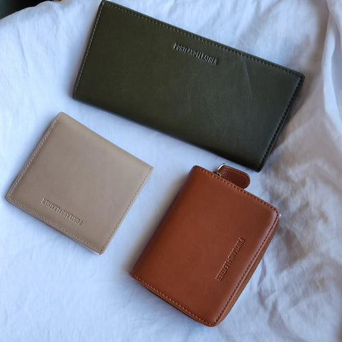 The benefit of a change purse and a billfold in one. - customer review photo