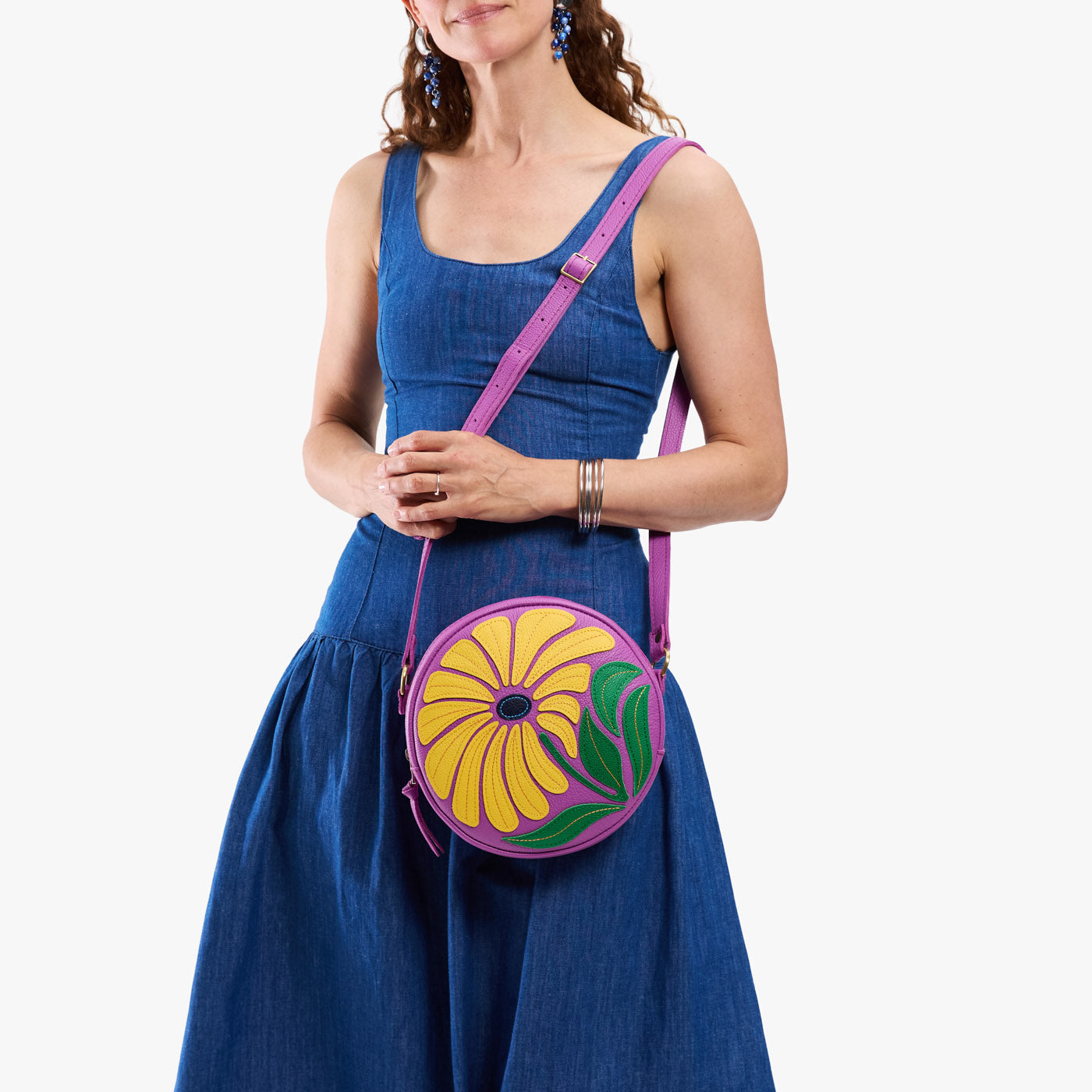Wildflower Cattleya*Large | Model wearing circle shaped crossbody bag with top zipper