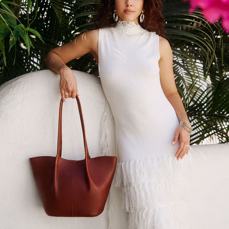 Nutmeg*Oversized | Extra wide bucket shaped tote bag with matching leather handles