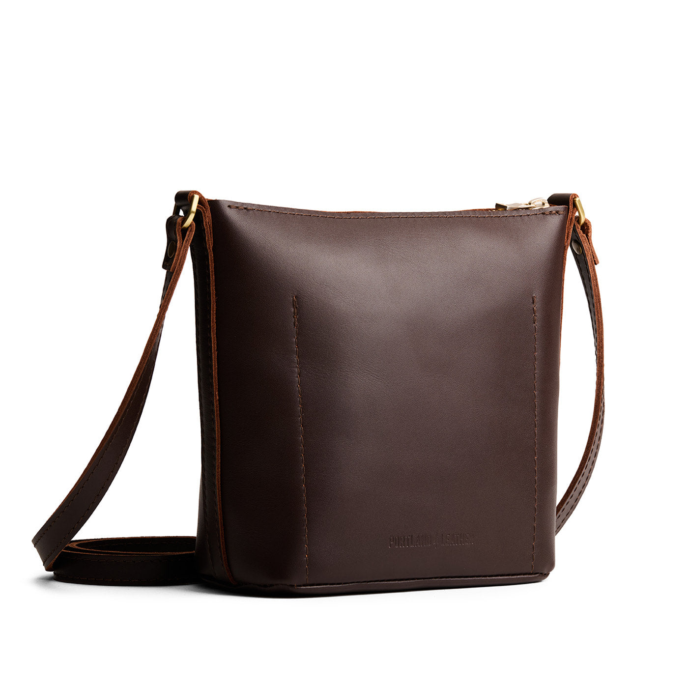 Grizzly | Rectangular side bag with curved front pocket and metal tree shaped badge