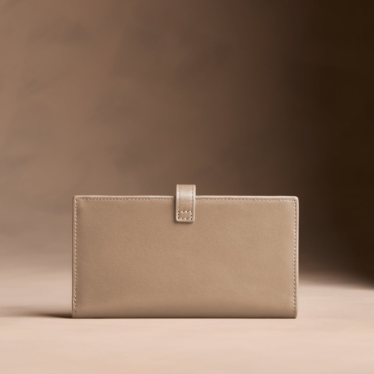 Satine*Large | Leather bifold wallet with a strap and bar closure