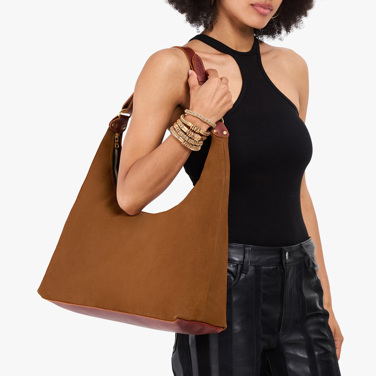 Jackson*Large*Classic | U-shaped shoulder bag with adjustable strap and fringe detail