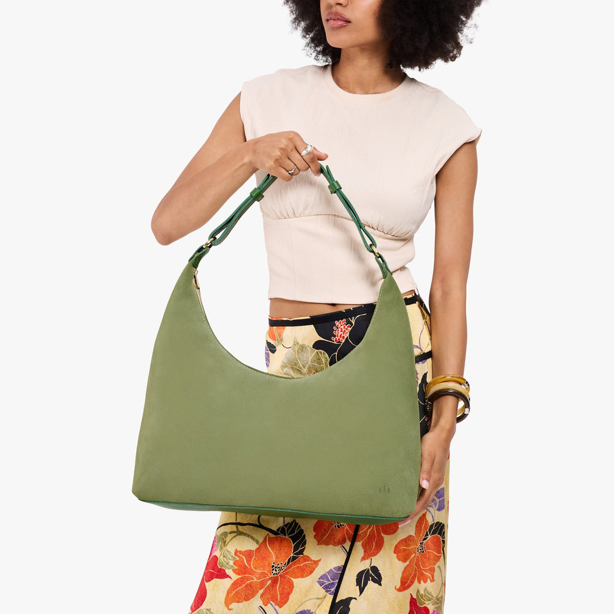 Laurel*Large*Classic | U-shaped shoulder bag with adjustable strap and fringe detail