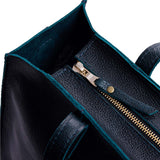 Boreal | Closeup of tote bag's zipper closure