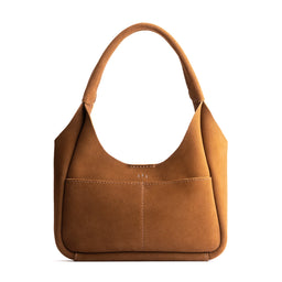 Jackson*Medium | U-shaped, flat-bottomed leather shoulder bag with two outside pockets