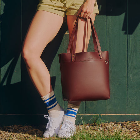Cognac*Medium*Classic | Leather tote bag with riveted straps and exterior key loop