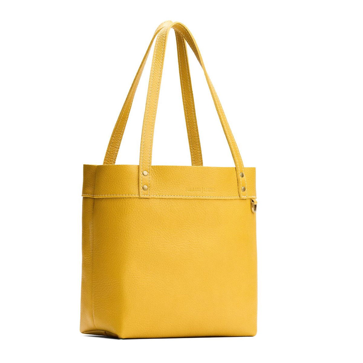 Pomello*Medium*Classic | Leather tote bag with riveted straps and exterior key loop