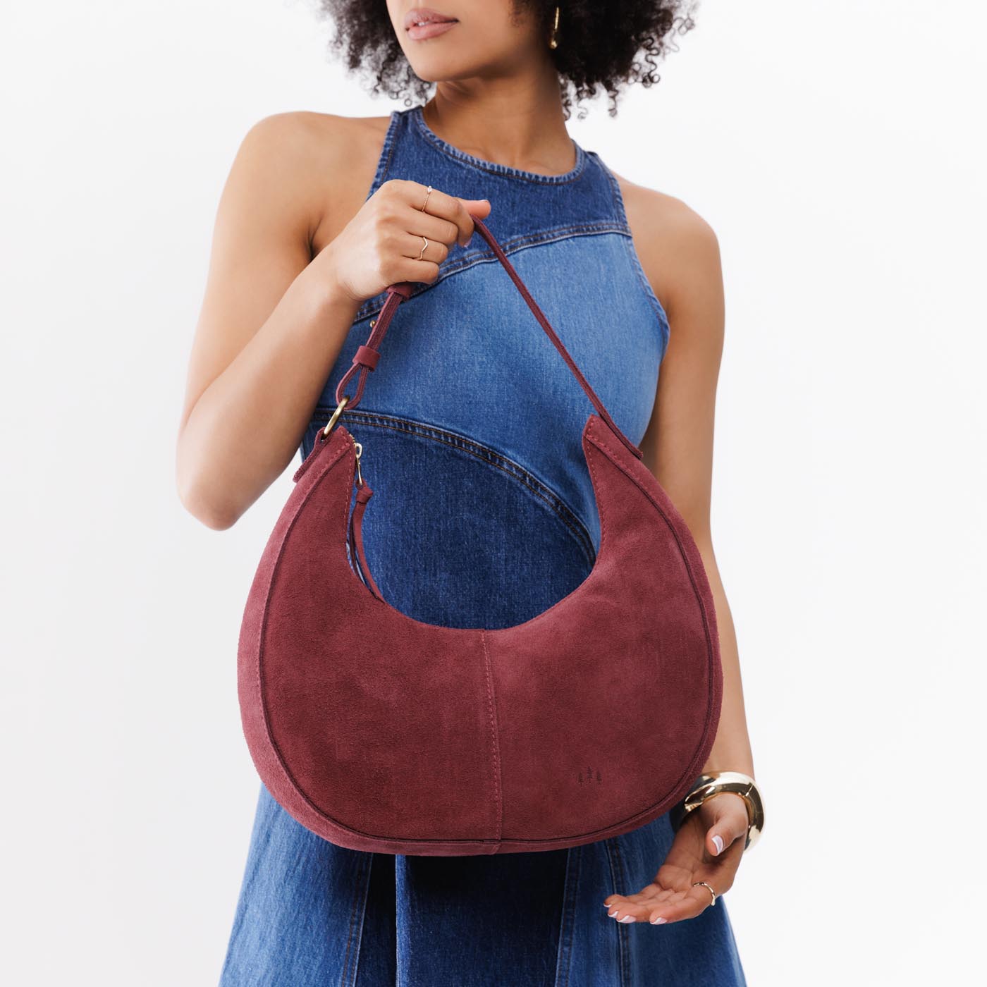Red Panda*Large | Crescent shaped shoulder bag with zipper closure and adjustable strap