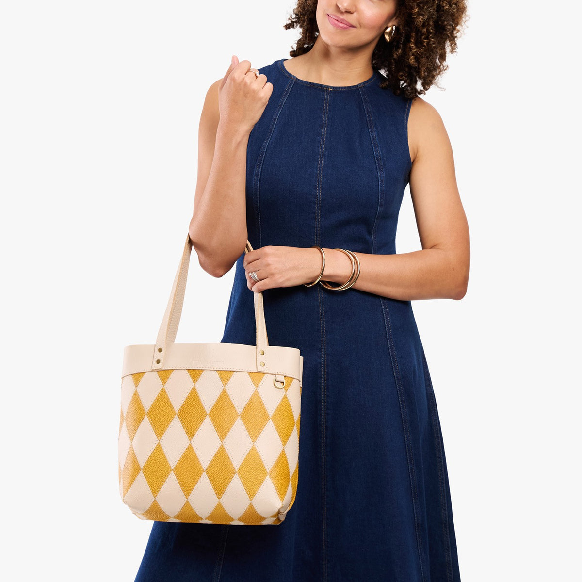 Sun Glaze*Medium*Classic | Leather tote bag with riveted straps and exterior key loop