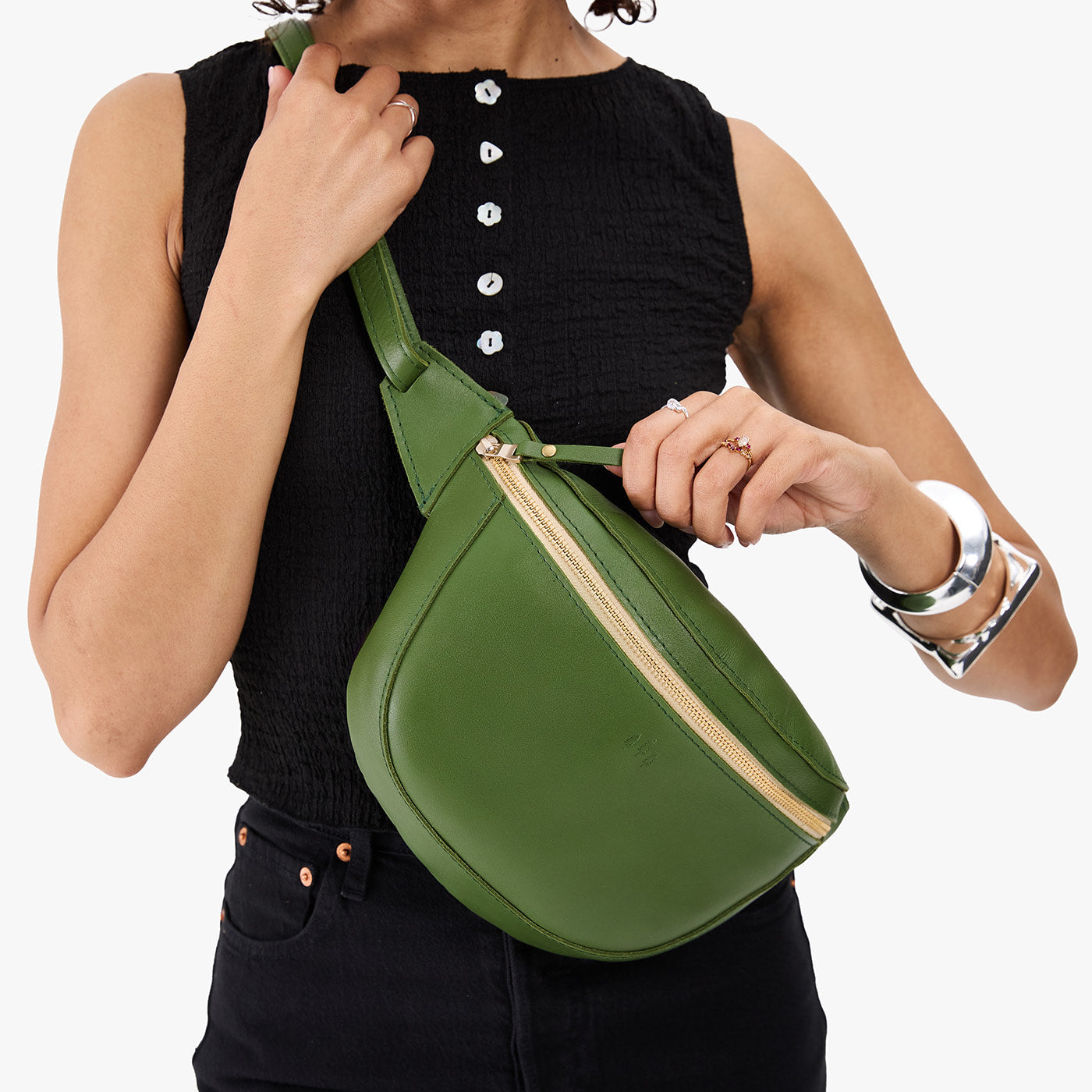 Cactus | Model wearing a sling bag with front zipper