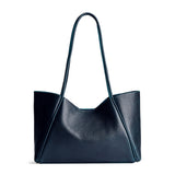 Boreal Medium | Wide tote with leather straps and snap closure